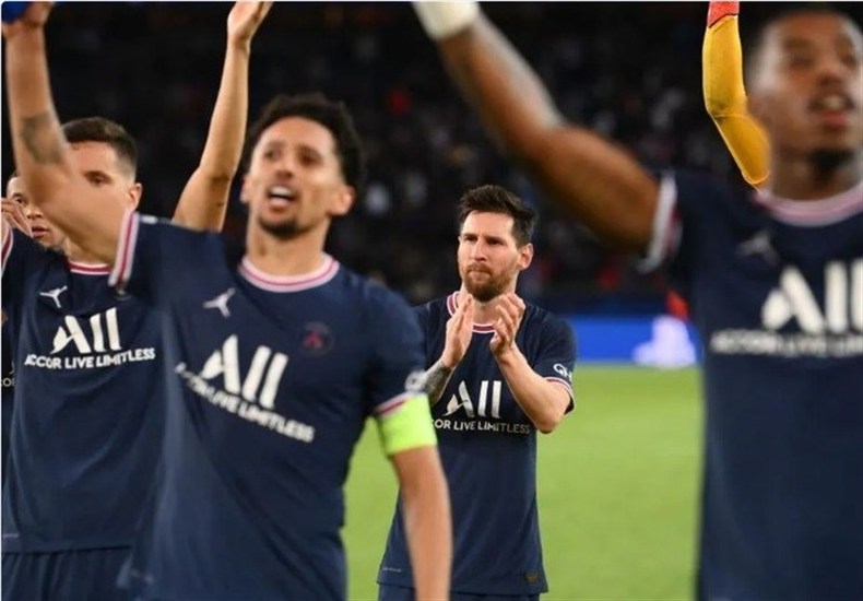 واکنش مسی پس از زدن اولین گل با پیراهن پاری‌سن‌ژرمن