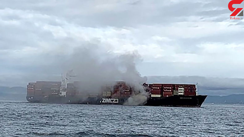 آتش‌سوزی در یک کشتی باری در سواحل کانادا