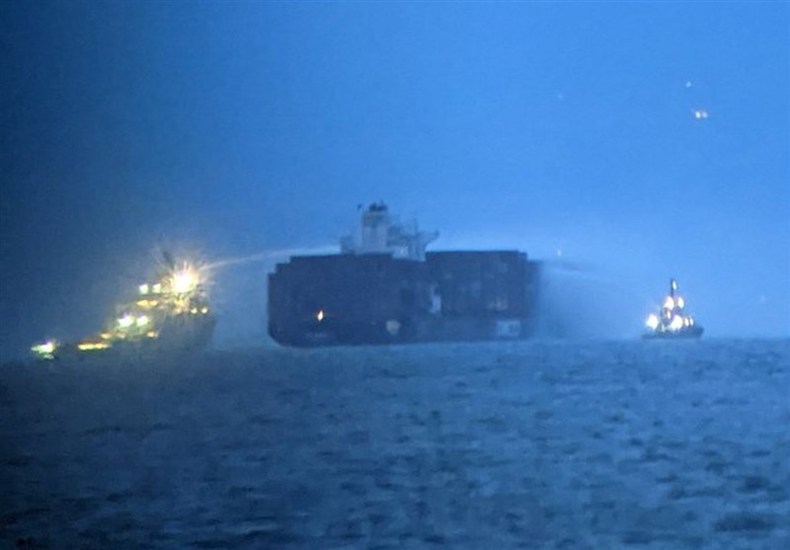 کشتی آتش گرفته در آب‌های کانادا اسرائیلی است