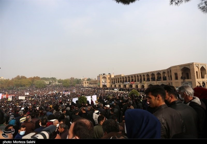 تجمع مسالمت آمیز اصفهان؛ الگویی برای رسیدن صدای اعتراض مردم به مسئولین