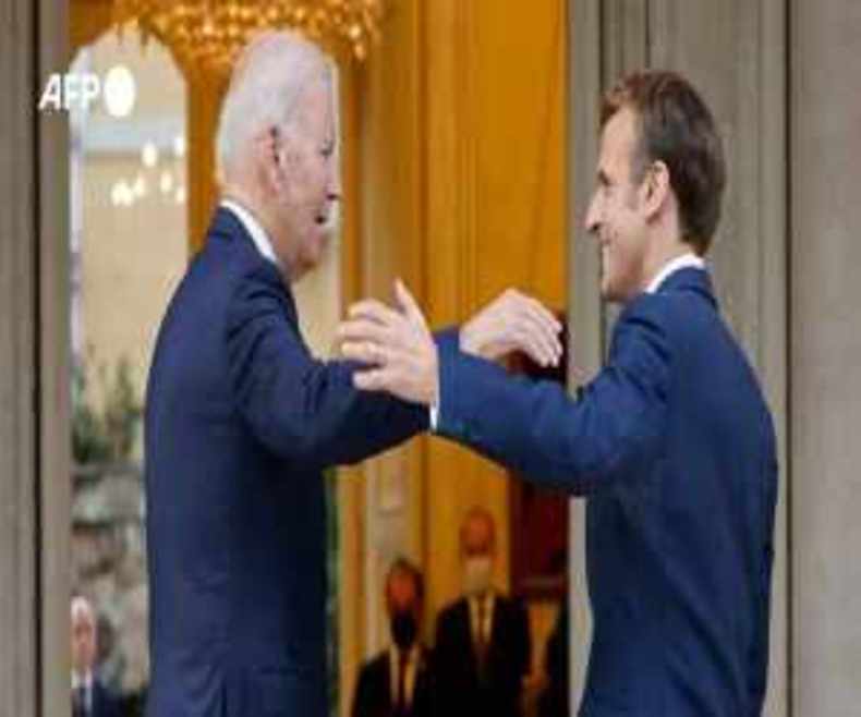 بایدن خطاب به ماکرون: در توافق زیردریایی ناشیانه عمل کردیم