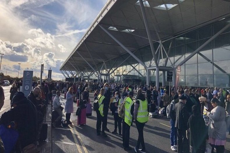 فرودگاه «استانستد» لندن تخلیه شد