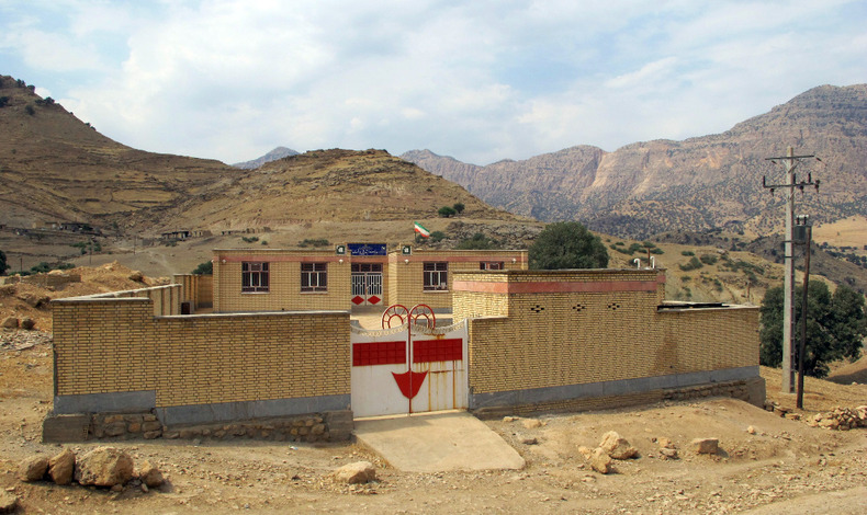 بنیاد برکت ۵۴ مدرسه و ۴۰۰ خانه آسیب‌دیده زلزله اندیکا را بازسازی می‌کند