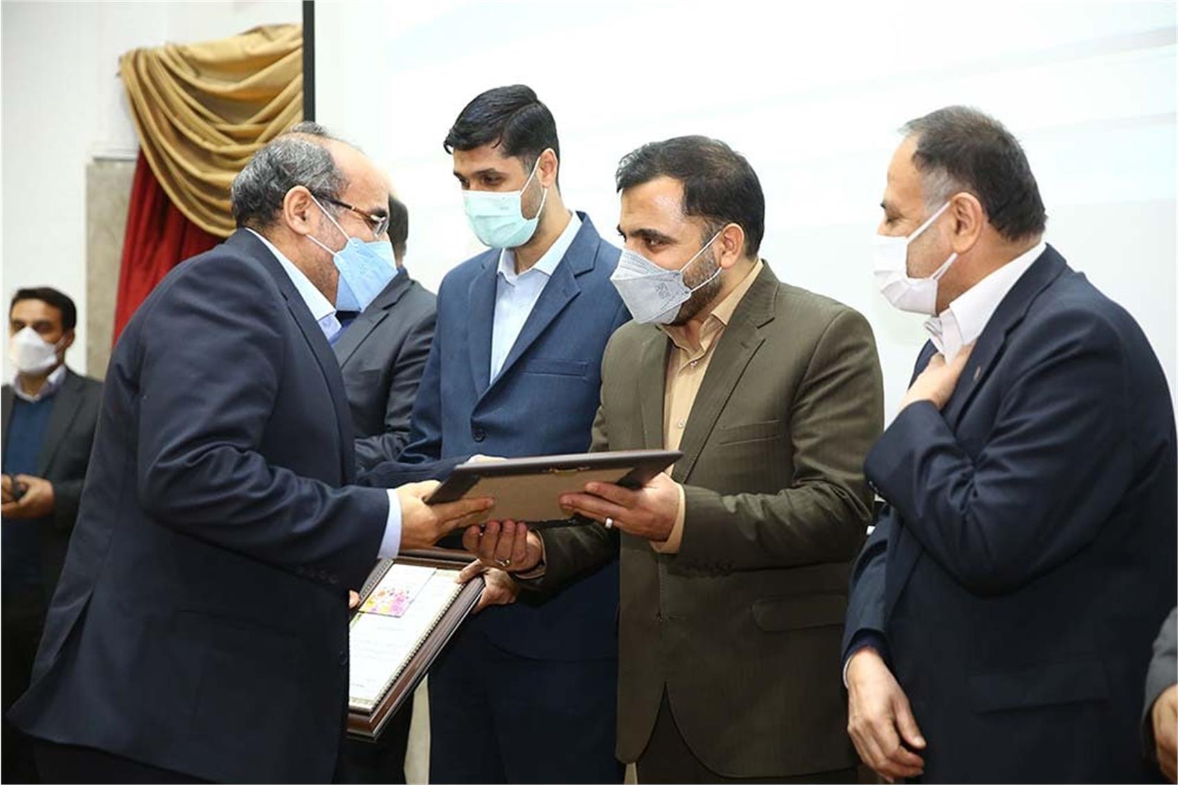 وزیر ارتباطات: به دنبال مسدودسازی فضای مجازی نیستیم