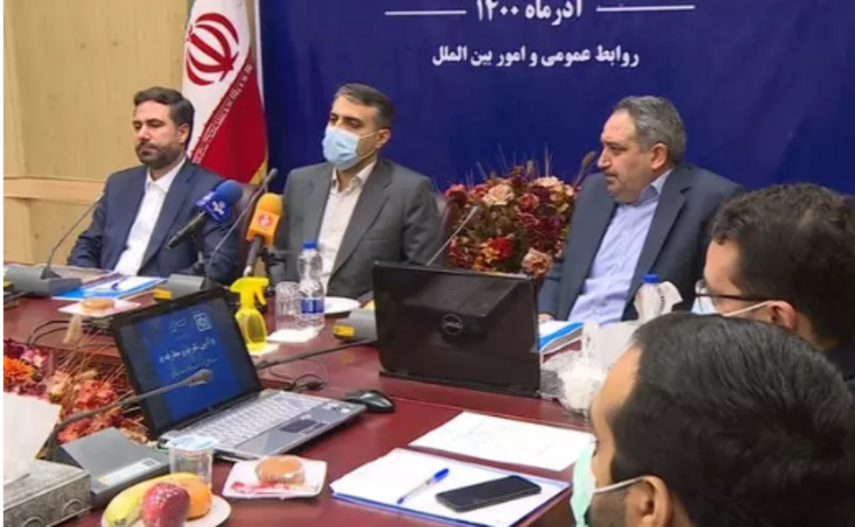 پوست موز مافیا زیر پای شرکت دخانیات ایران