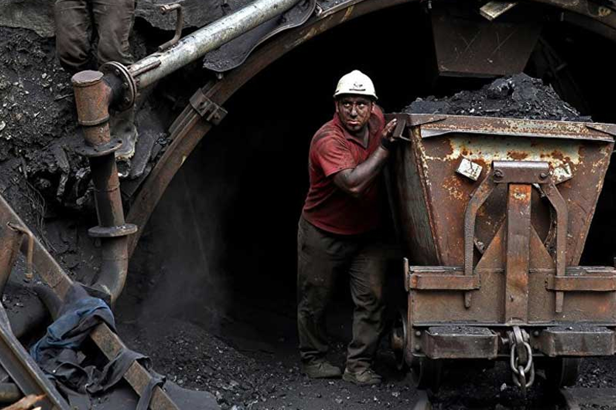 عدم النفع ۲ میلیون تن زغال‌سنگ کنسانتره به خاطر واگذاری‌های نامناسب پهنه‌های معدنی