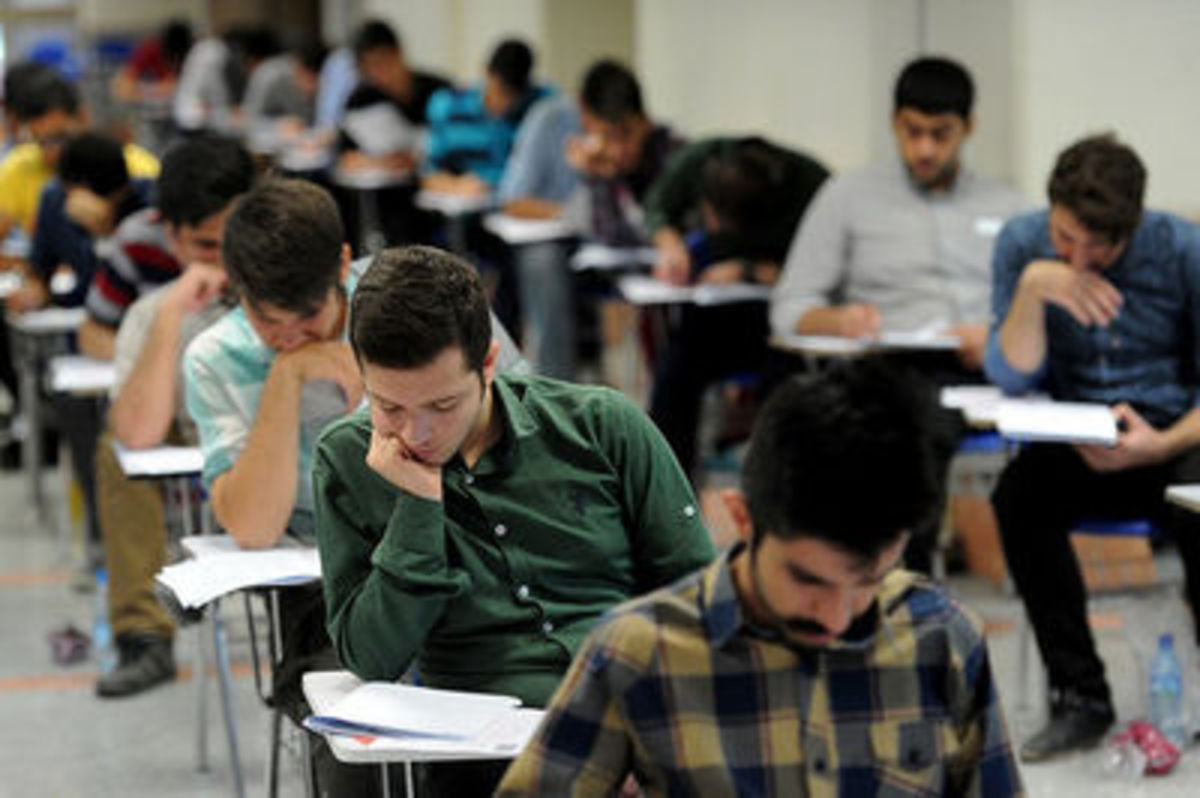 انتشار پاسخ سؤالات ۸ دقیقه بعد از شروع امتحان!