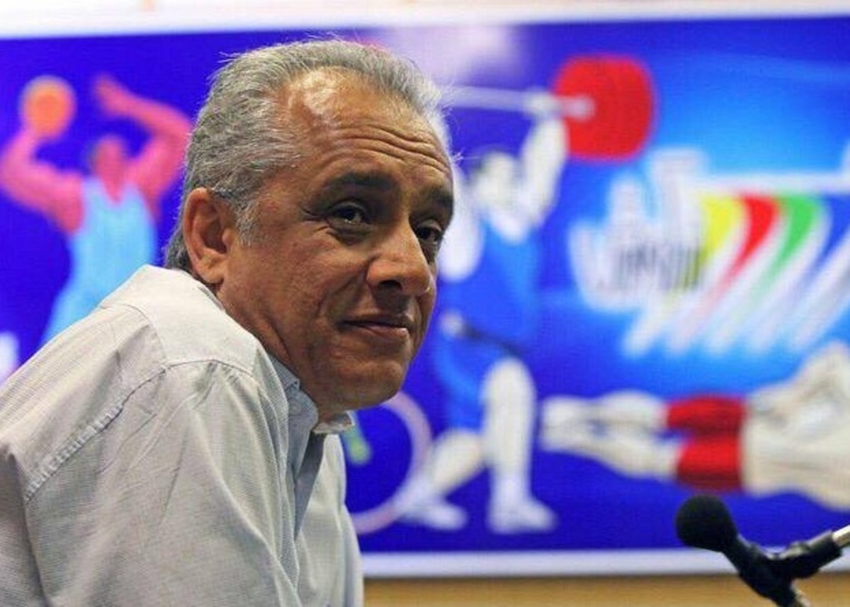 این گزارشگر فوتبال ۴۰ سال تجربه دارد