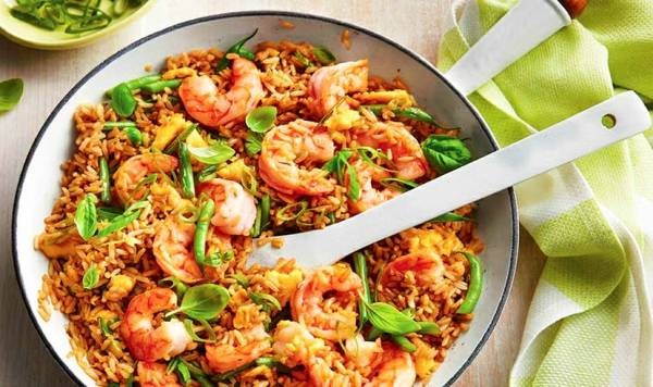 استان بوشهر با مردمی دارای فرهنگی غنی و اصیل ایرانی و غذاهای خوشمزه