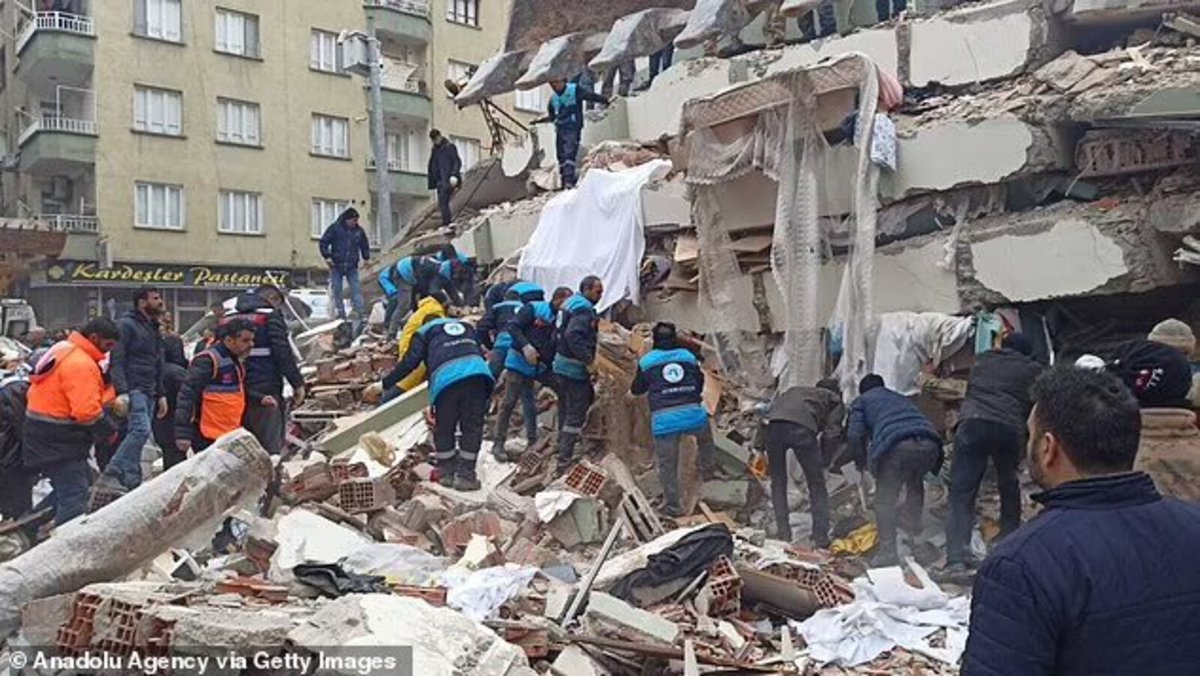 شمار قربانیان زلزله بامدادی در ترکیه - سوریه به ۱۴۷۲ تن رسید