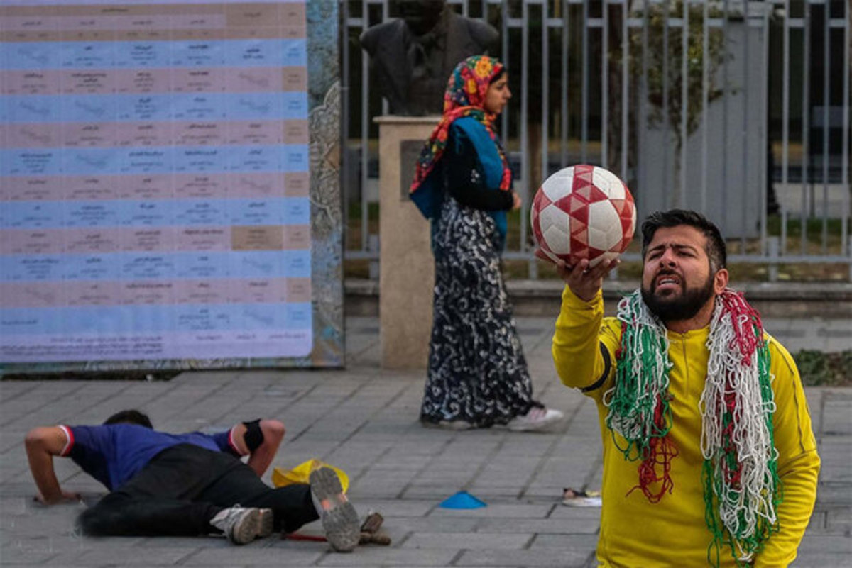 ملایری‌ها در سالن اصلی و عراقی‌ها در مولوی