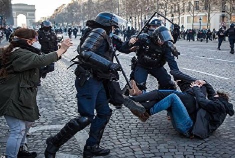 سکوت مرگبار سلبریتی ها در مقابل انقلاب های جهانی / چرا مدعیان حقوق بشر در برابر سرکوب زنان غربی ساکتاند؟ سکوت مرگبار سلبریتی ها در مقابل انقلاب های جهانی / چرا مدعیان حقوق بشر در برابر سرکوب زنان غربی ساکتاند؟