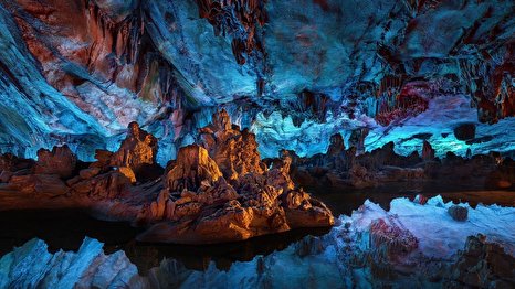 نمایی از غار زیبای کریستالی در مکزیک