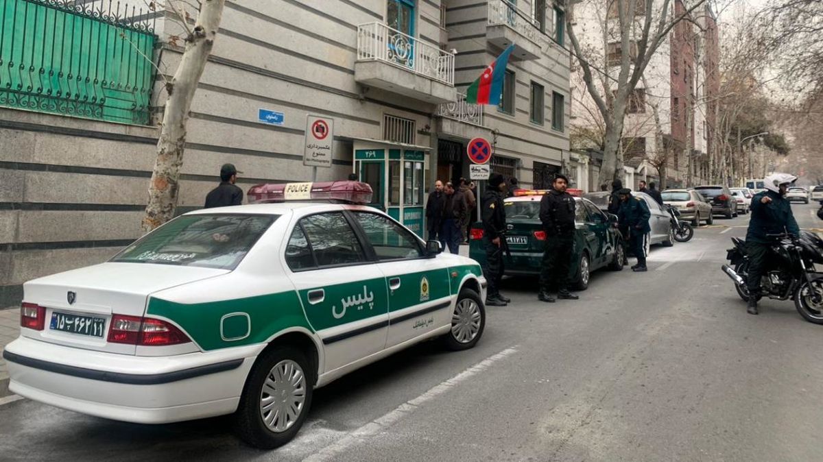 ربط دادن انفجار اصفهان و حمله به سفارت آذربایجان، منافع ملی ما را تأمین نمی‌کند