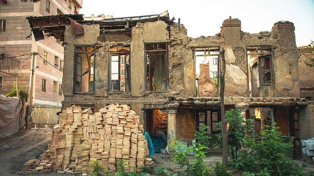 باغ عمارت «معیرالممالک» در انتظار روز‌های خوب