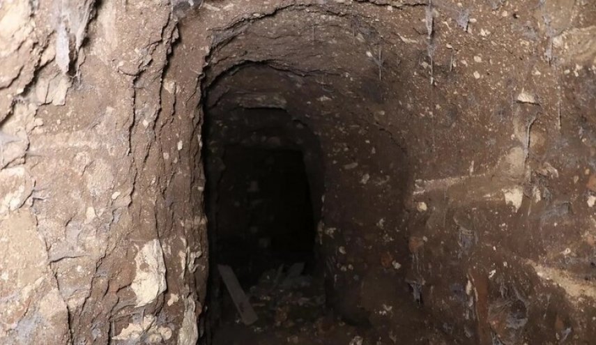 کشف و ضبط صدها کیلوگرم مواد منفجره در یک تونل در هم تنیده در حلب
