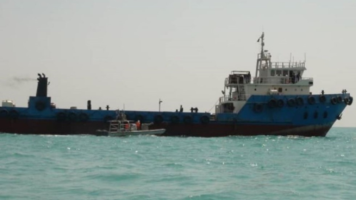 توقیف کشتی حامل ۵۵۰ هزار لیتر گازوئیل قاچاق در آب‌های خلیج فارس