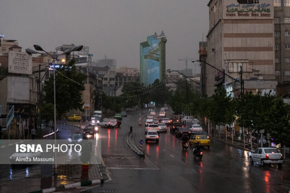 وزش باد شدید و رگبار در تهران/وضعیت بارندگی طی ۲۴ ساعت گذشته
