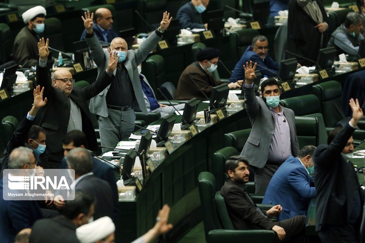 لبیک نمایندگان مجلس به توصیه رهبر معظم انقلاب برای پرهیز از دخالت در انتصابات