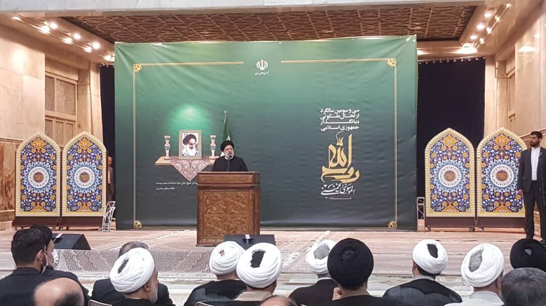 رئیس جمهور : باور امام این بود که راه خدا از میان خلق می گذرد رئیس جمهور : باور امام این بود که راه خدا از میان خلق می گذرد
