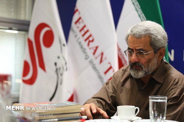 برخی سوپرانقلابی‌های دیروز، امروز نماینده گفتمان غرب هستند!