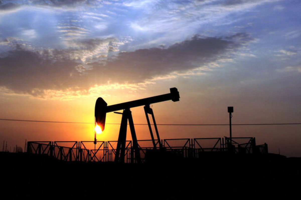 قیمت نفت خام دو دلار کاهش یافت