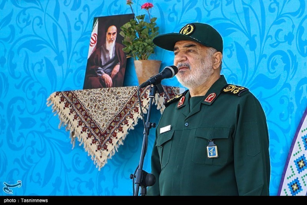 اجازه دست‌درازی دشمن به امنیت مردم را نمی‌دهیم/ تهران لنگرگاه ثبات و آرامش انقلاب است