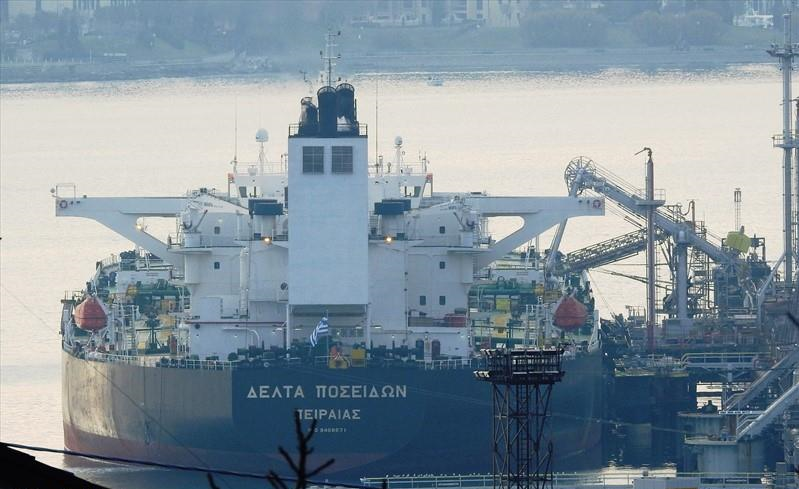 توقیف ۲ نفتکش یونانی در آب‌های خلیج فارس توسط نیروی دریایی سپاه