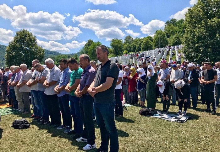 راهپیمایی «مارش میرا»؛ یادمان جان‌باختن در جاده نجات