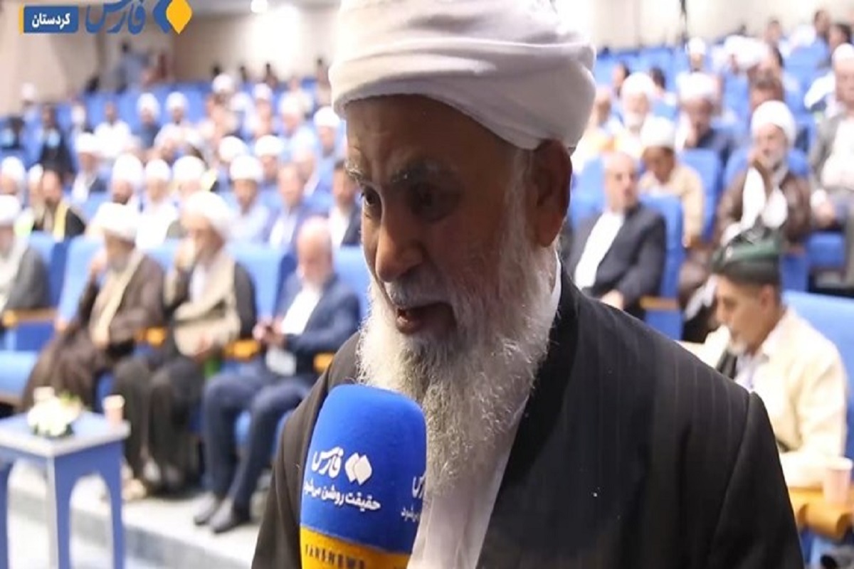 اهل سنت ایران در راستای تحقق وحدت با هم هماهنگ هستند
