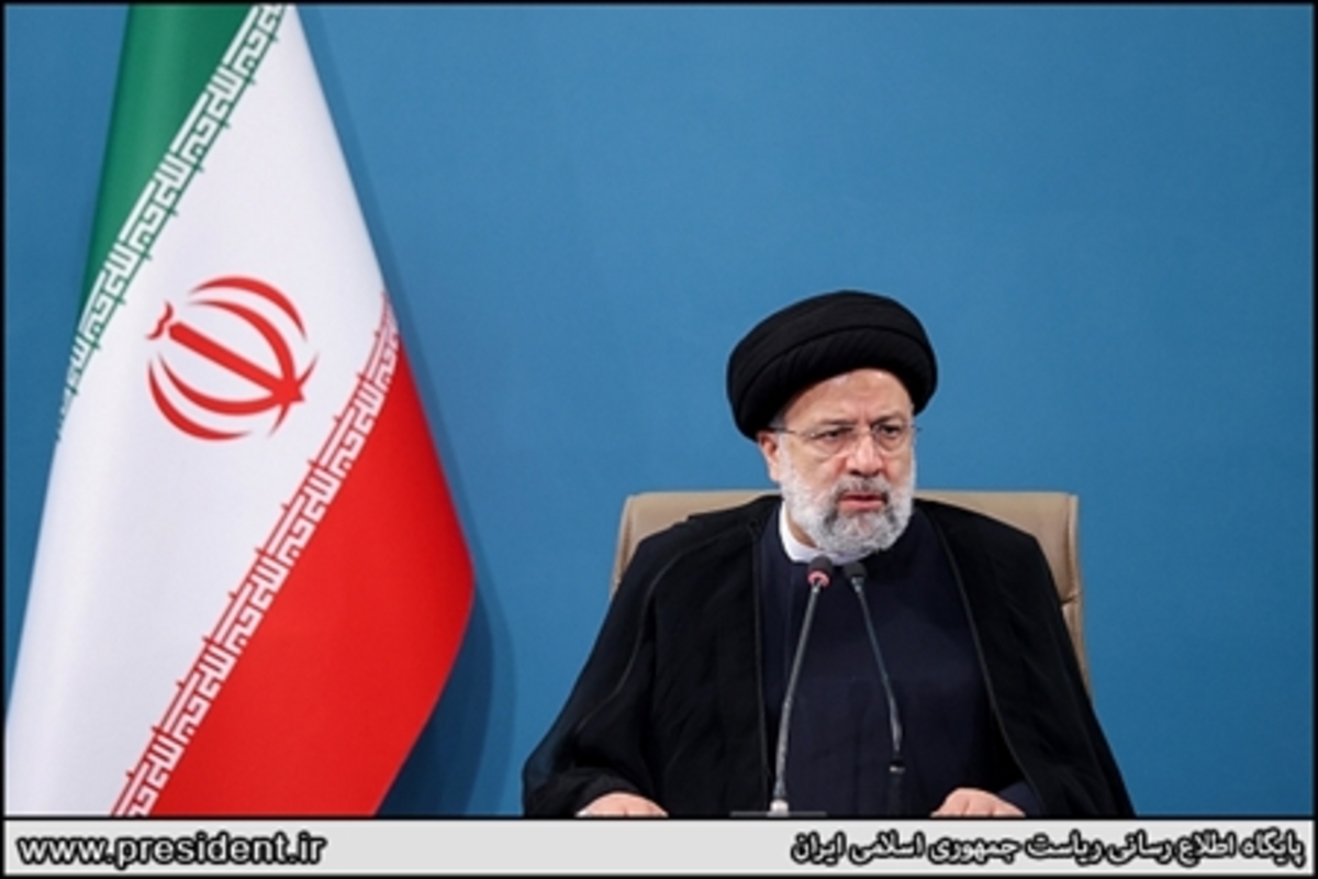 مهار کرونا مرهون ایثار و تلاش بی‌وقفه کادر درمان است