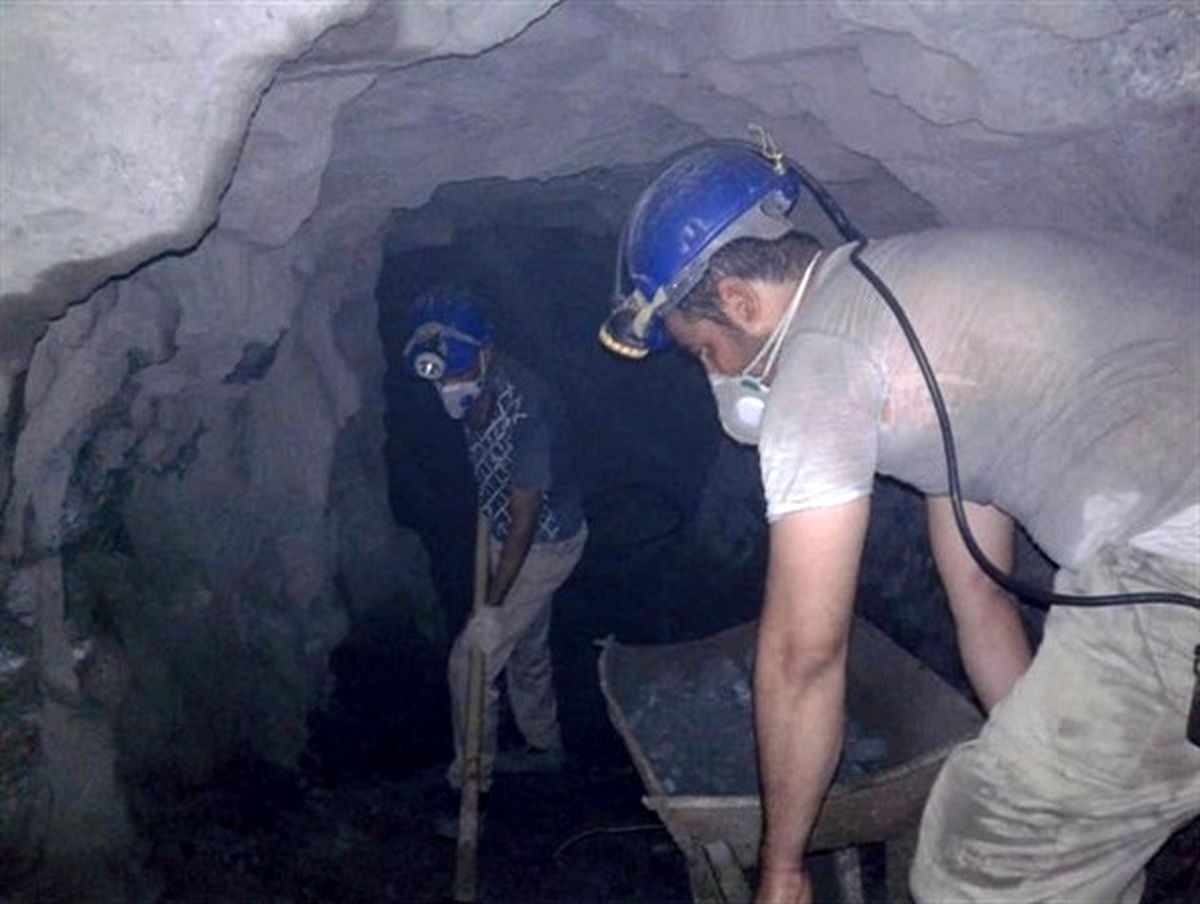 کارگران بیکار شده معدن«هشونی غربی» بیمه بیکاری می گیرند/ زغال سنگ حرارتی و متانول از عرضه های مهم بورس انرژی
