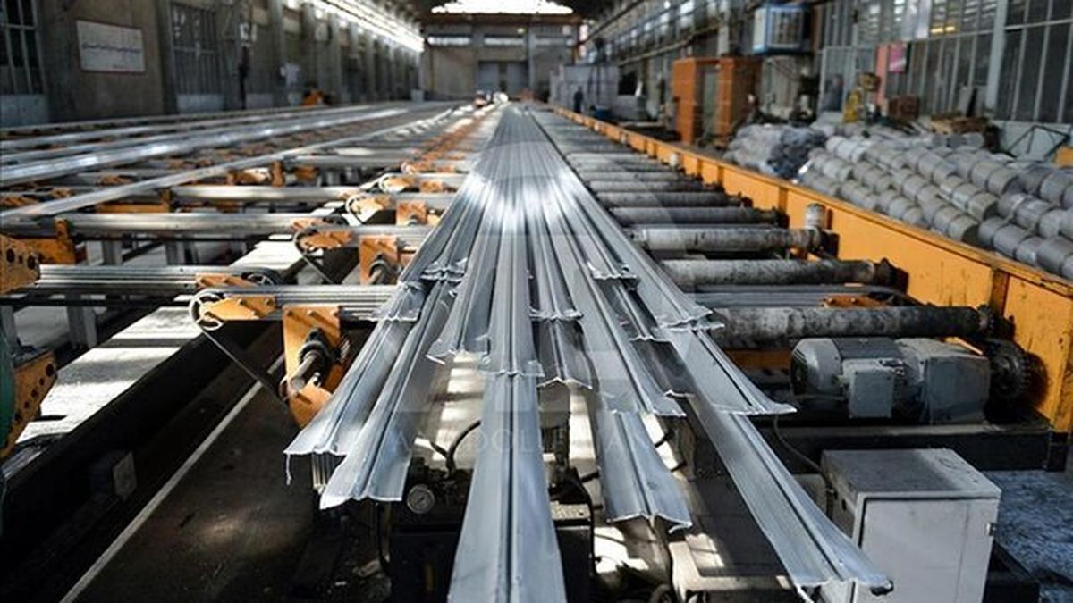 توسعه صنایع معدنی اشتغال و رونق را به کشور باز می گرداند/استقبال از فولاد در کف قیمت