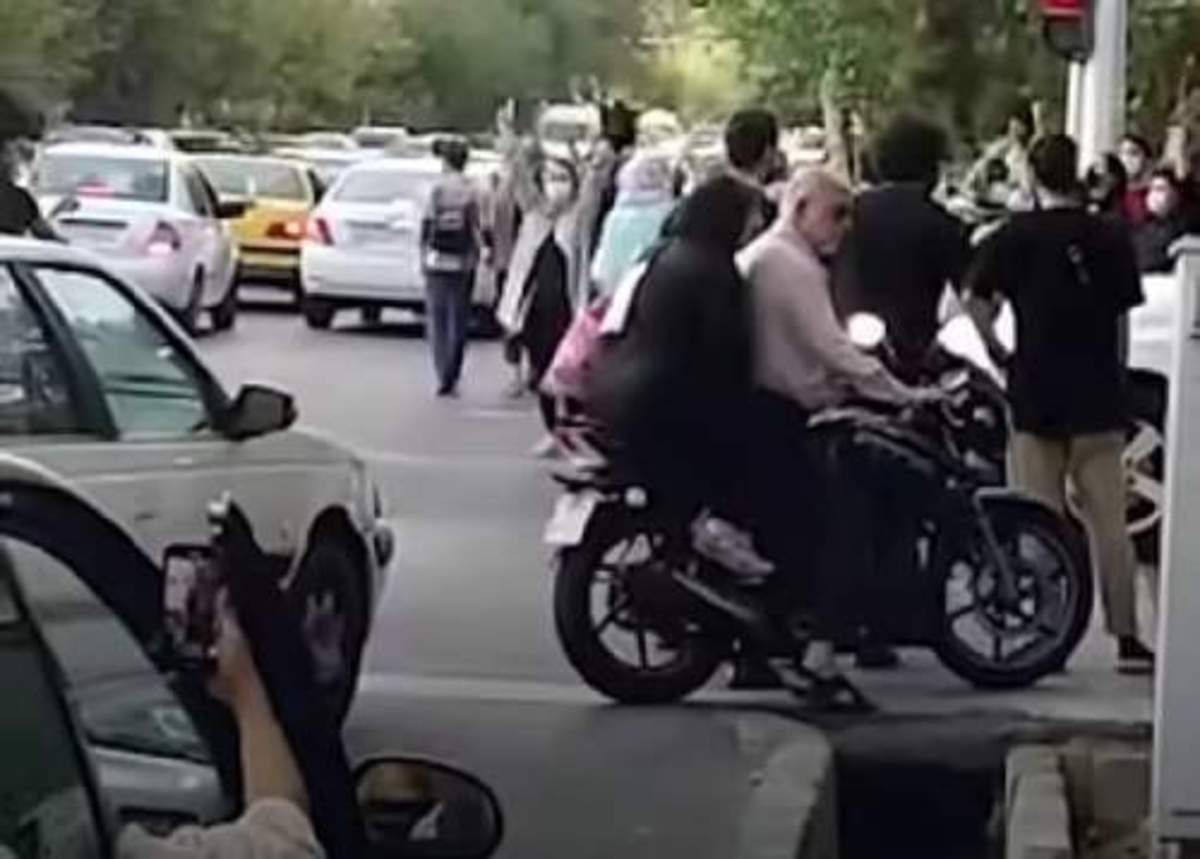 برپایی تجمع اعتراضی در برخی نقاط تهران/بازگشت آرامش به معابر شهری