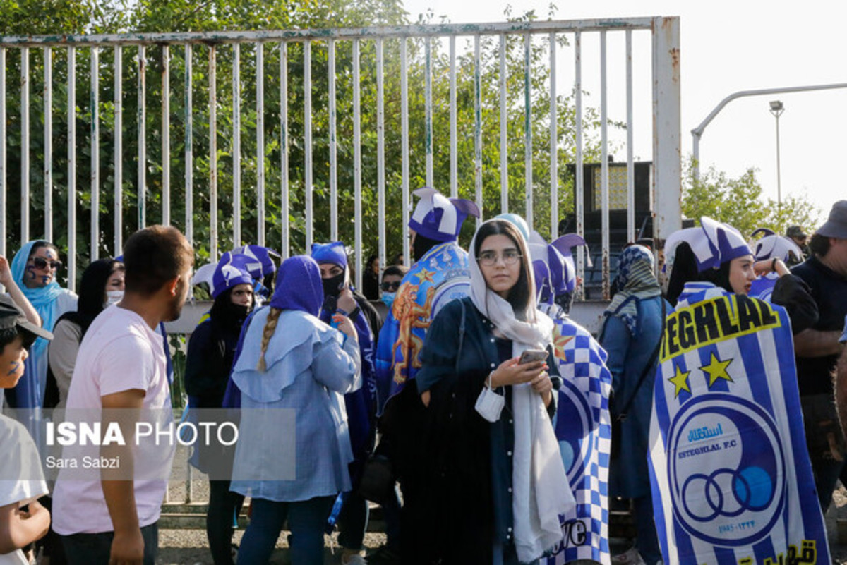 کلاه‌برداری از بانوان مقابل درهای آزادی!