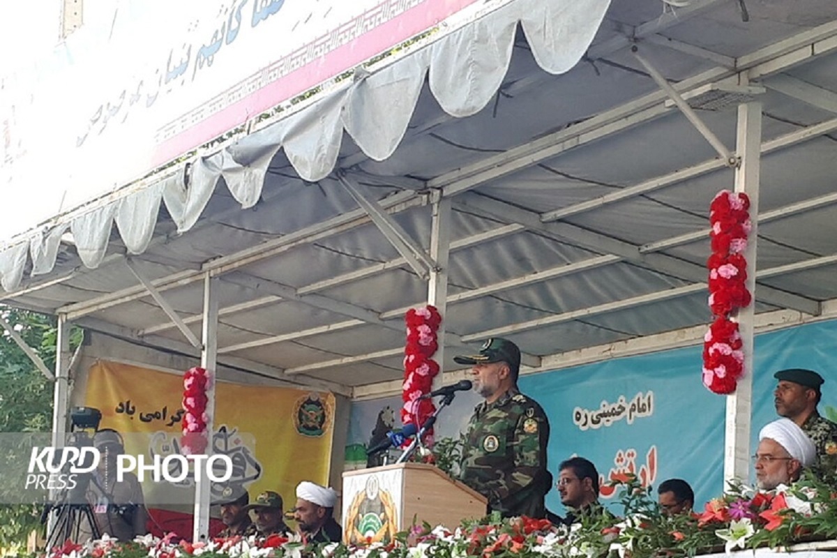 فرمانده نیروی زمینی ارتش در سنندج؛ آمادگی نیروهای مسلح به هیچ کشوری جرات تعرض به کشورمان را نمی دهد