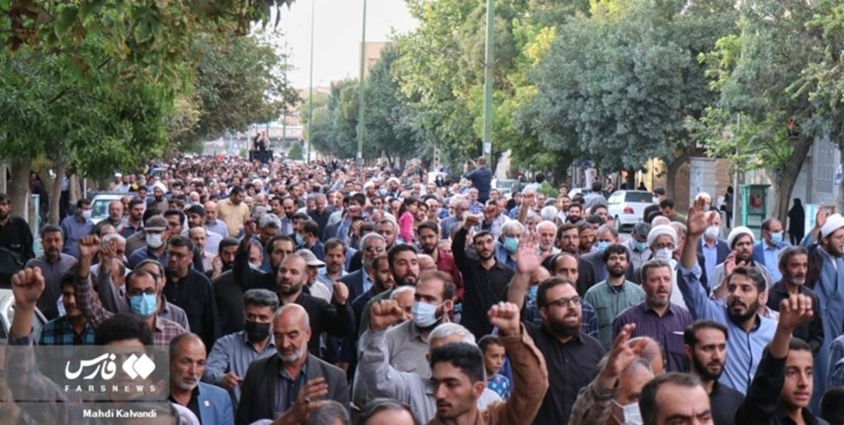 مردم همدان خطاب به اغتشاشگران: تا آخر پای انقلاب می‌مانیم