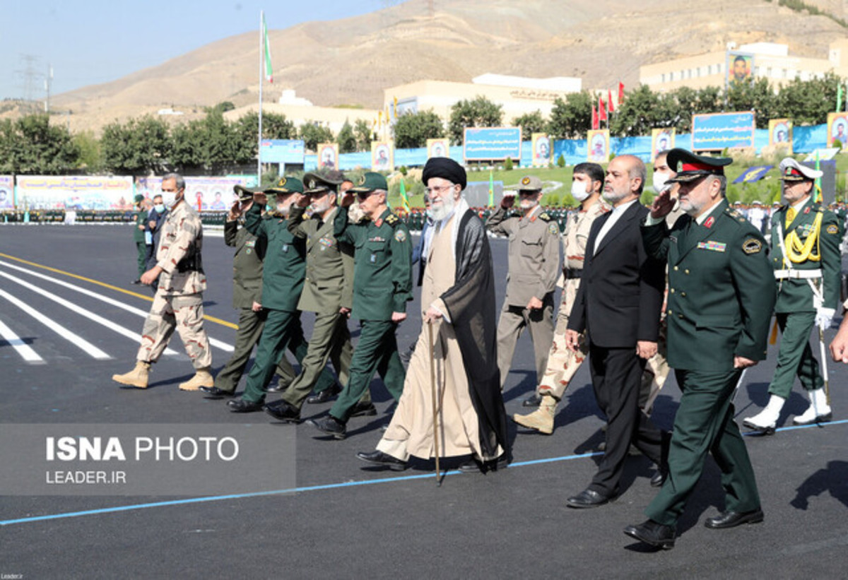 فرماندهان نیروهای مسلح با فرمانده معظم کل قوا تجدید بیعت کردند