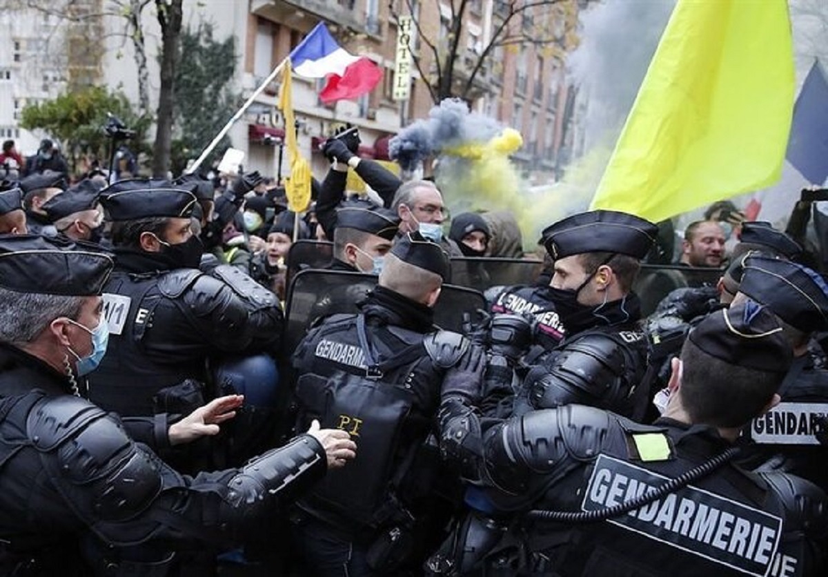 بازداشت معترضان فرانسه در پاریس
