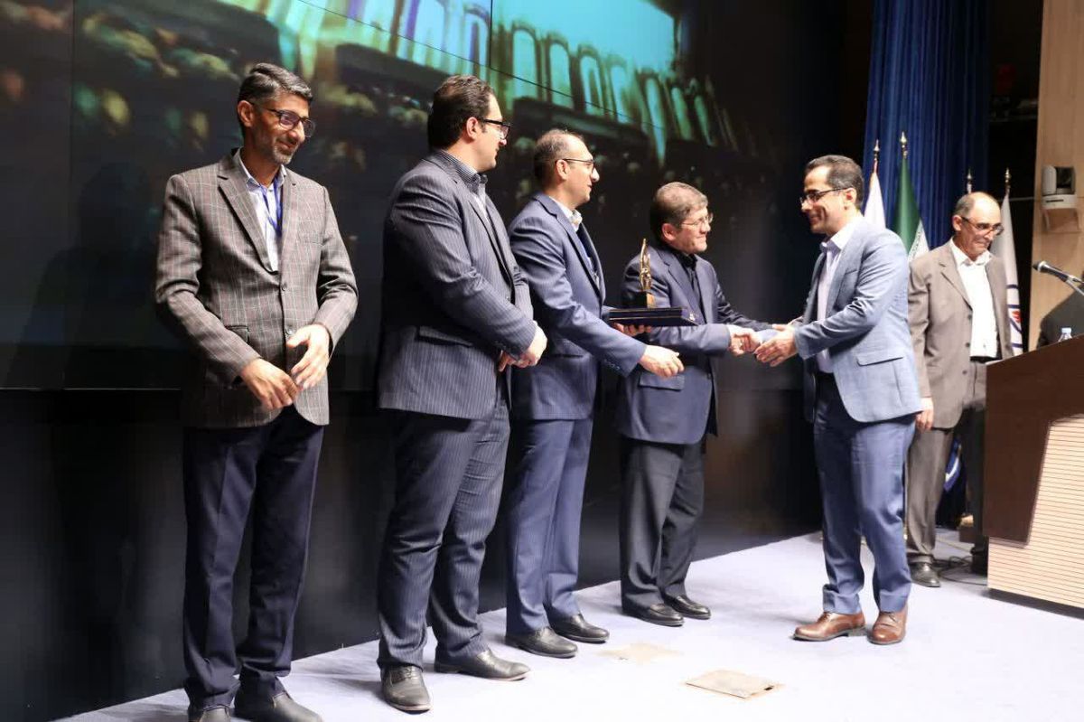 شرکت فولاد خوزستان به عنوان صادرکننده نمونه کشور انتخاب شد