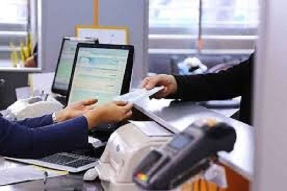 مقام بانکی: بانک ها و خودپردازهای کردستان کمبود پول ندارند