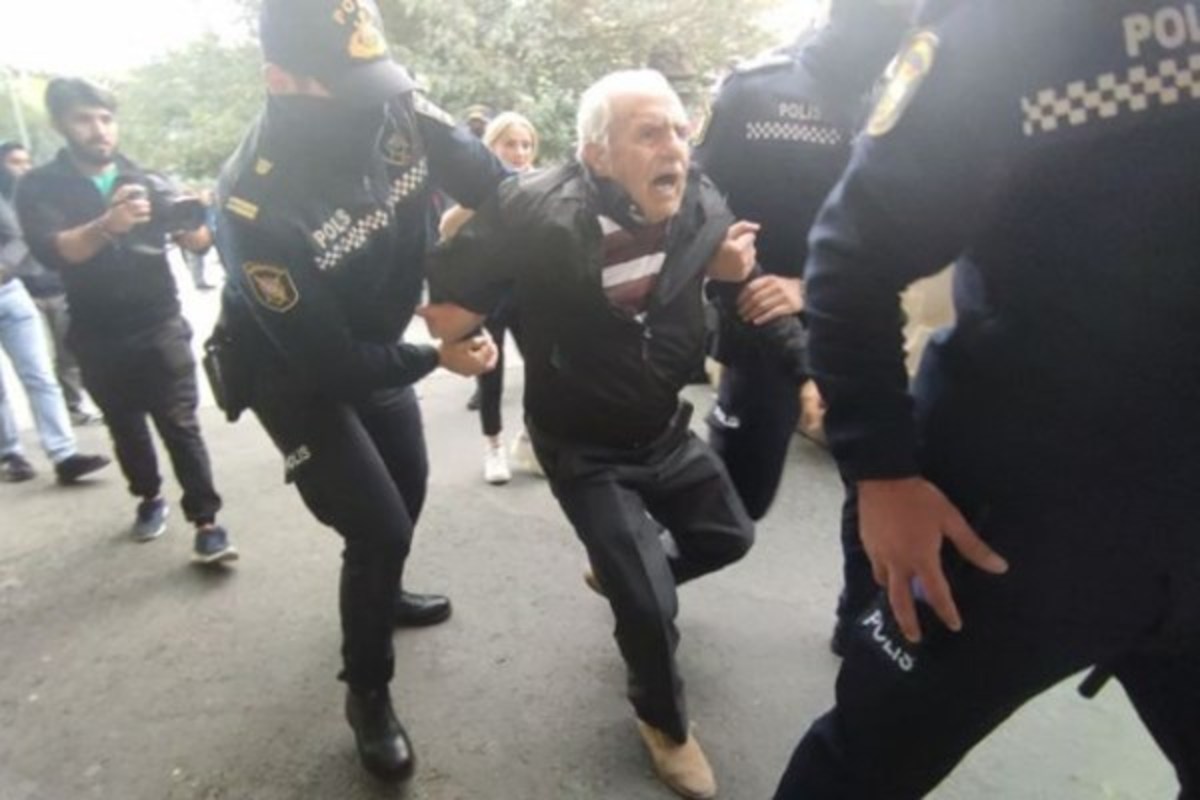 اعتراضات ضدحکومتی در «باکو» و بازداشت گسترده معترضان