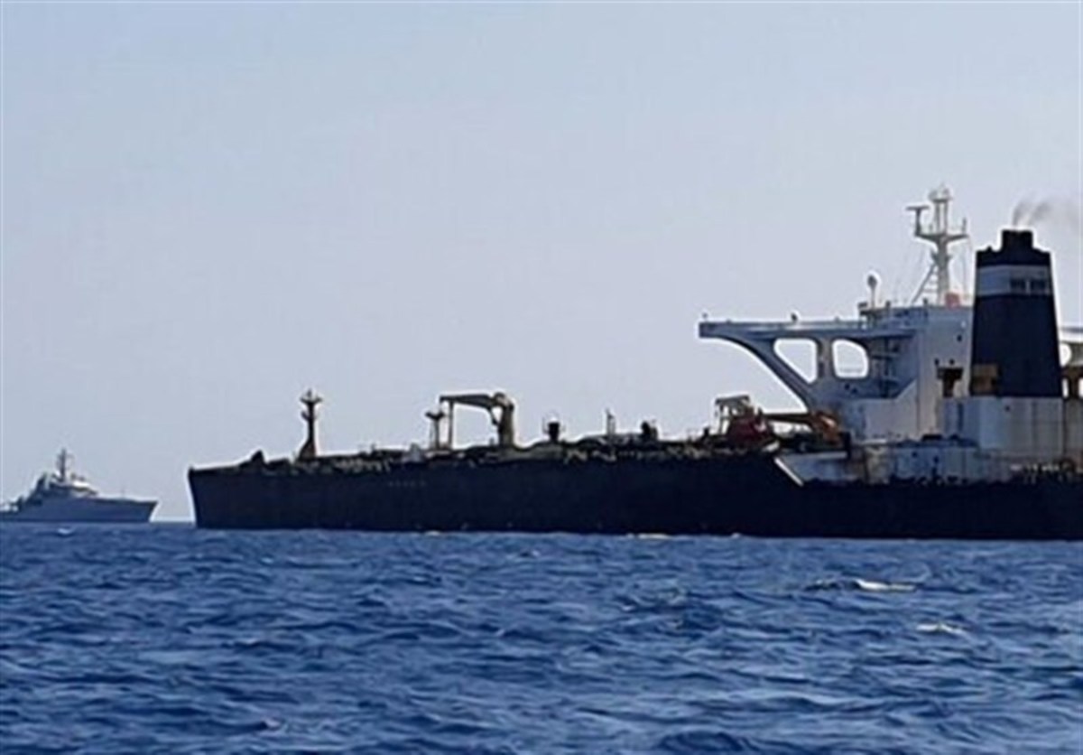توقیف نفتکش خارجی حامل ۱۱میلیون لیتر سوخت قاچاق توسط سپاه در خلیج فارس