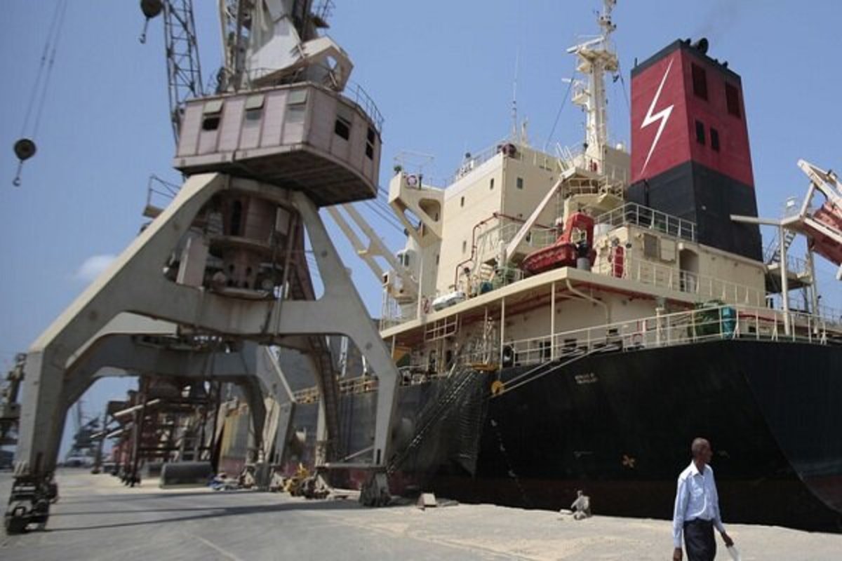 ائتلاف متجاوز سعودی یک نفتکش یمنی را توقیف کرد