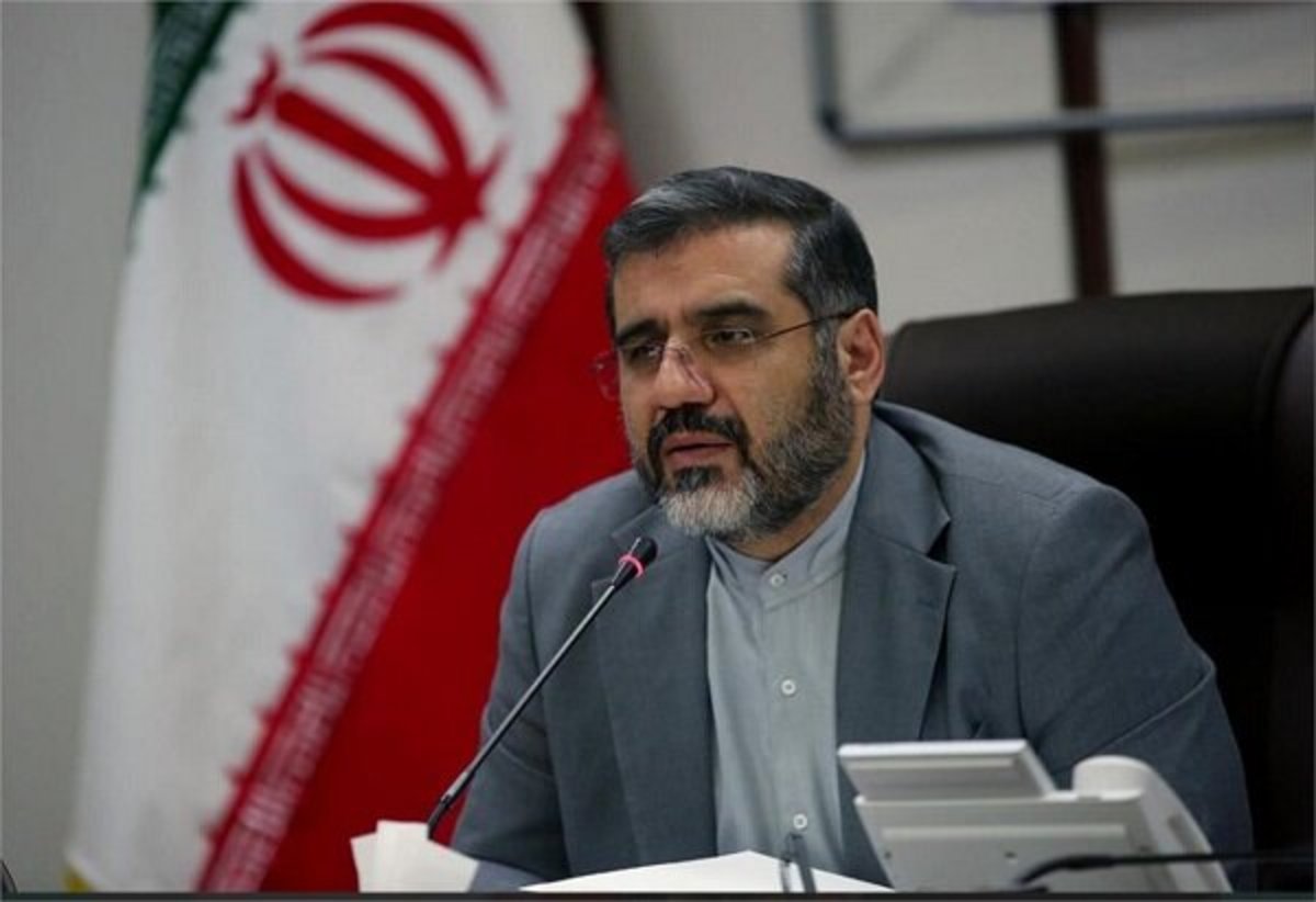 وزیرارشاد: هنرمندان چشم وچراغ ما هستند