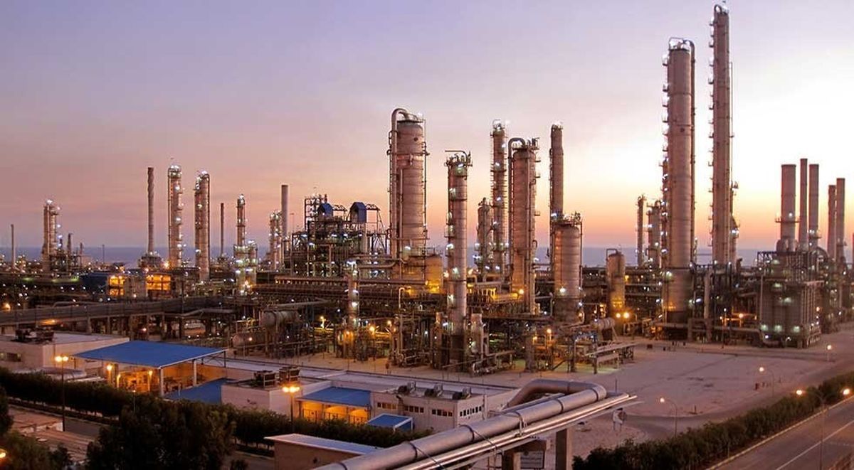 درآمد عملیاتی 34 هزار و 425 میلیارد تومانی 15 شرکت فعال نفت وگاز  ایران در سال ۱۴۰۰