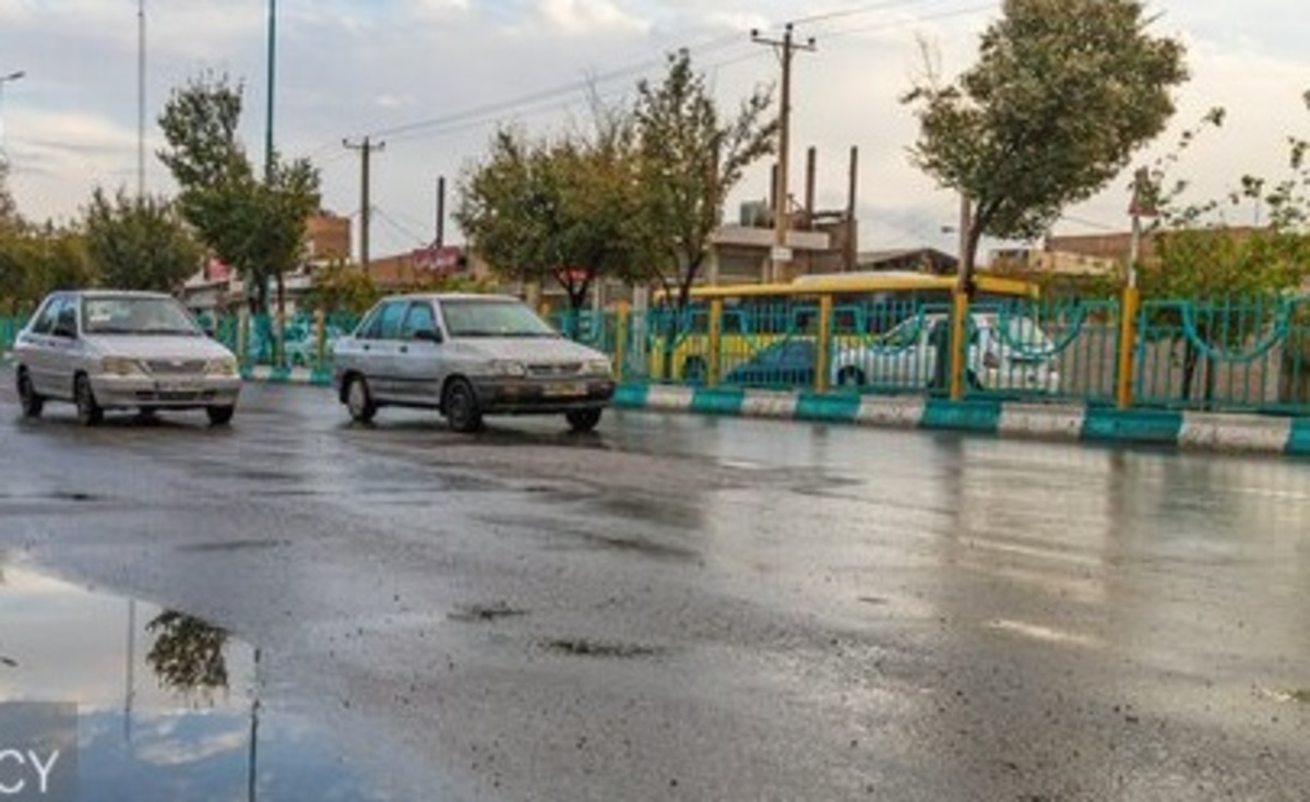 جاده های ۳ استان بارانی است/ وضعیت ترافیکی محورهای شمالی