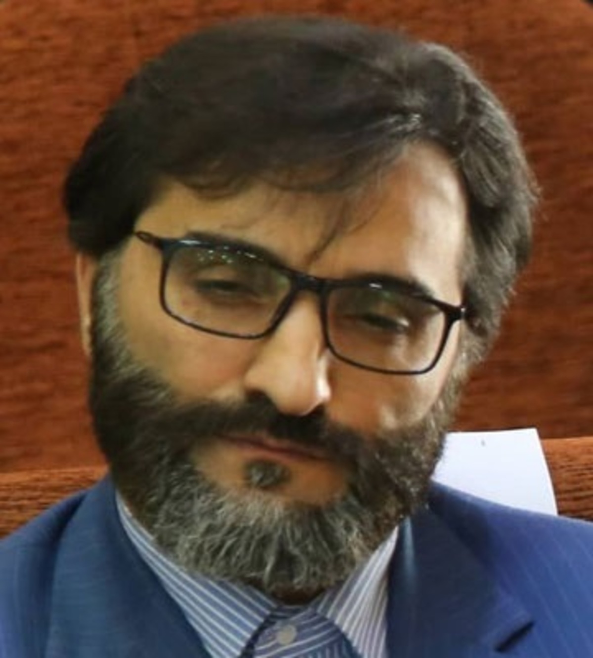 دکتر مجید سجادی پناه با انتشار چند توئیت از شکست ایران در برابر انگلیس و مصادف شدن آن با اغتشاشات اخیر در ایران نتیجه گرفت که انگلیس ها اغتشاشات را برنامه ریزی کردند تا تیمشان ببرد