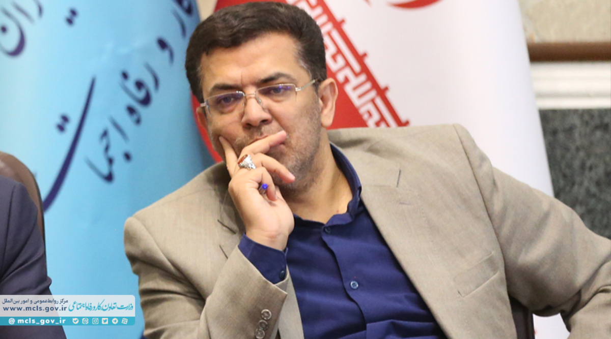 سیاست خروج از بنگاه‌داری وزارت کار در مسیر تحقق شعار سال است