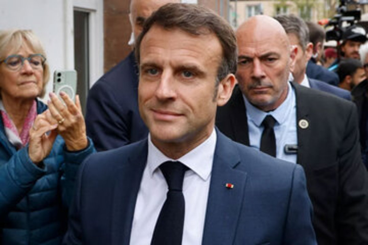 مکرون «هو» شد
